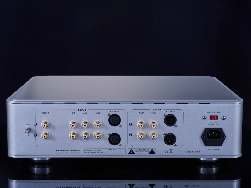 r 11pre black 800 600 03 6 Willsenton Audio