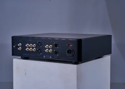 r 11pre black g 06 61 Willsenton Audio